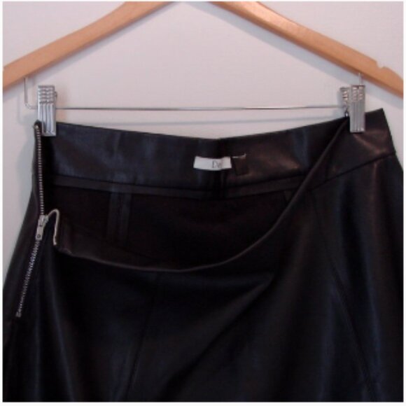 Black Faux Leather Mini Skirt Silver Grommet Festival Boho Size Medium - Picture 5 of 8
